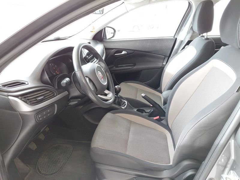 Fiat-Tipo-1.4-95cv-Easy-13